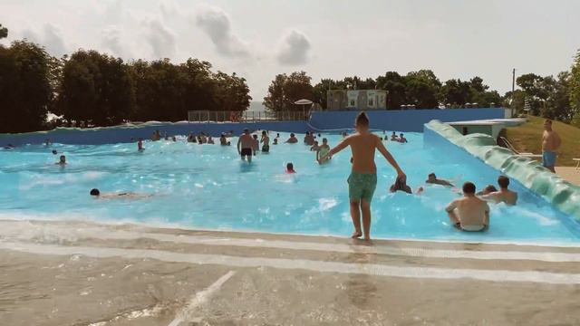 Аквапарк «Золотая бухта» в городе Геленджик смотреть онлайн