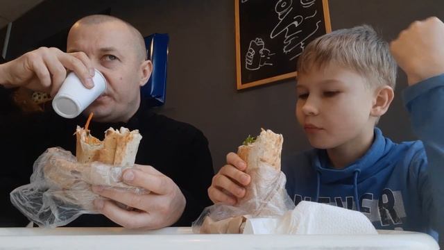 Кафе Шаурма ПАПА в городе Перми пробуем на вкус.