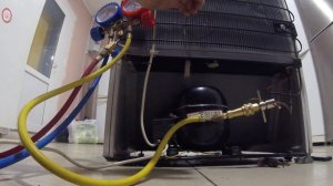 Бирюса 133R не охлаждает верхняя камера часть 1.