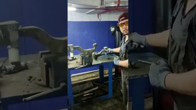 Замена сайлентблоков Infinity EX25 смотреть онлайн