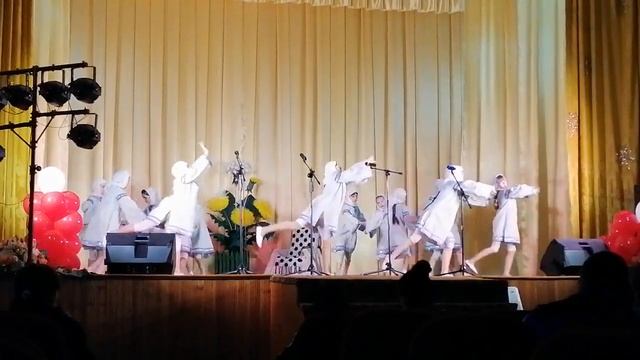 Танцевальная группа-"Радуга"- танцевальная композиция-"За тихой рекою" смотреть онлайн