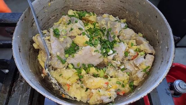 Curry Crab, Dumpling, Provision, and Curry Fish for Lunch смотреть онлайн