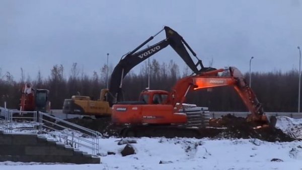 Экскаваторы VOLVO EC290BLC и DOOSAN DX225LCA