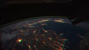 3D анаглиф :
"Земля.Вид с борта  МКС"
