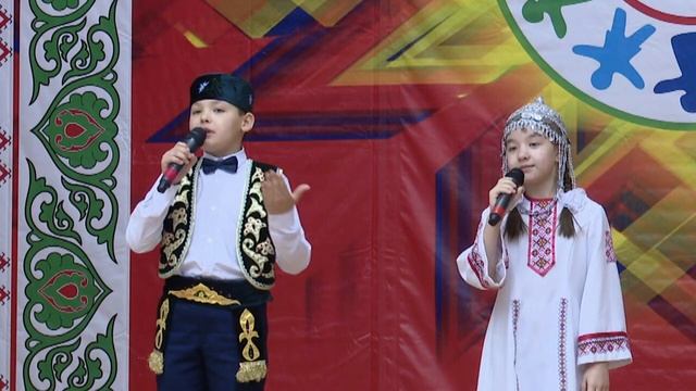 В Нурлате состоялся Первый открытый фестиваль национальных культур "Радуга" смотреть онлайн