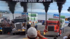 Летающие Грузовики на старте, вот это поворот!!! Гонки мощных грузовиков.