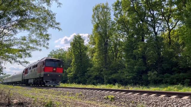 Тепловоз ТЭП70-0195 Поезд 123В Белгород — Новосибирск смотреть онлайн