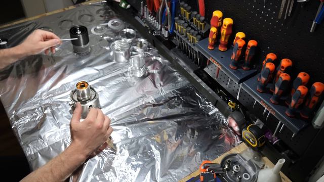 Resurrection of a Pfeiffer HLT 260 Helium Leak Detector – Oil Contaminated Turbo Molecular Pump [VFe смотреть онлайн