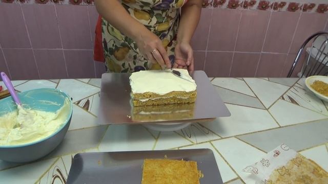 Морковный торт с заварным кремом сгущёнкой и орехами смотреть онлайн
