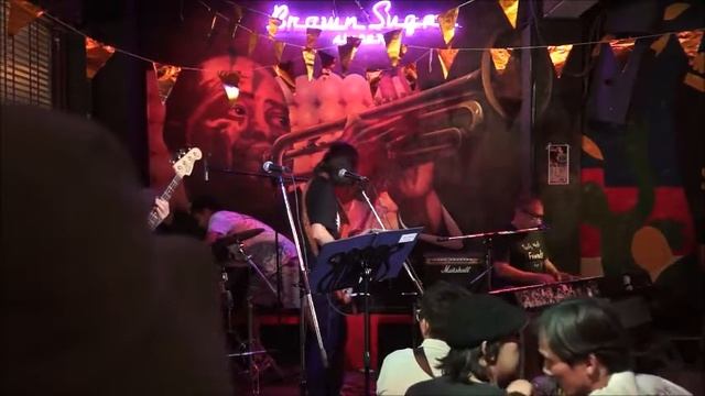 While My Guitar Gently Weeps by I Sass PlayOn@งาน Charity Concert for Toy @ Brown Sugar the Jazz смотреть онлайн