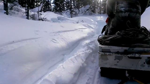 В санях с рюкзаками на пик Черского. Жесткач! Заброска на Буране! смотреть онлайн