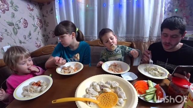 мукбанг домашние пельмени