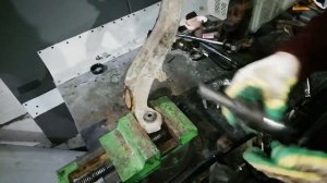 Замена задних сайлентблоков Opel Vectra B