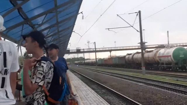 ВЛ80-??? проследует станцию Юдино, и прибытие ЭД9Э 0022 на станцию Юдино 2-ой вокзал. смотреть онлайн