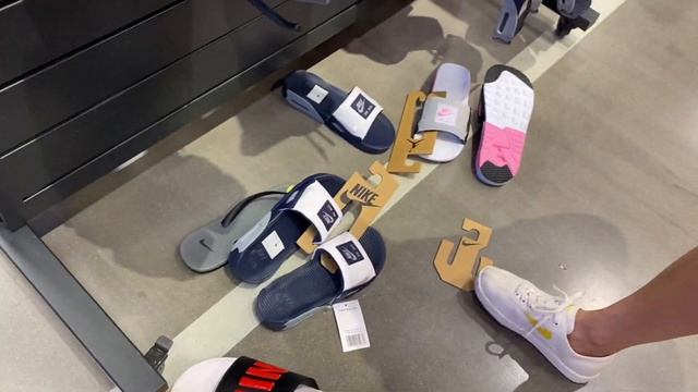 NIKE FACTORY STORE!/NIKE OUTLET IN BARCELONA смотреть онлайн