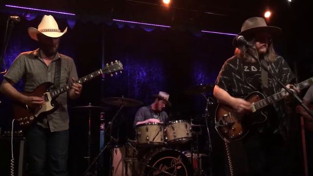 The Quaker City Night Hawks - "Crack at the Bottle" смотреть онлайн