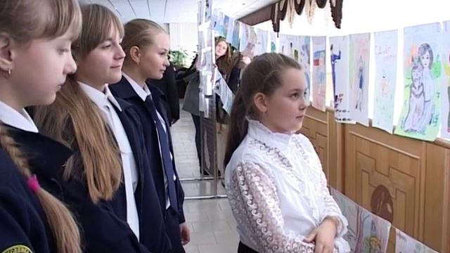 Дети рисуют полицейских смотреть онлайн