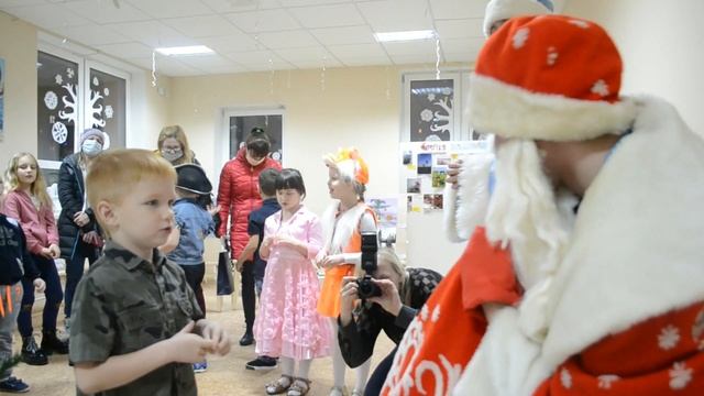 Дед Мороз в гостях у малышей Лесная школа смотреть онлайн