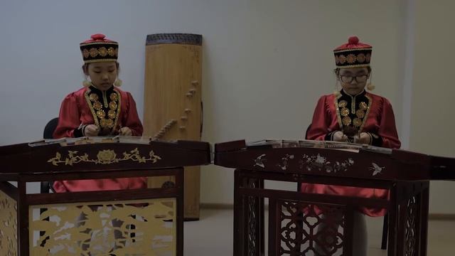 Супсукова Герензел 10лет, Инджиева Александра 9 летгород Элиста, "Танец Богини Зеленой тары" смотреть онлайн