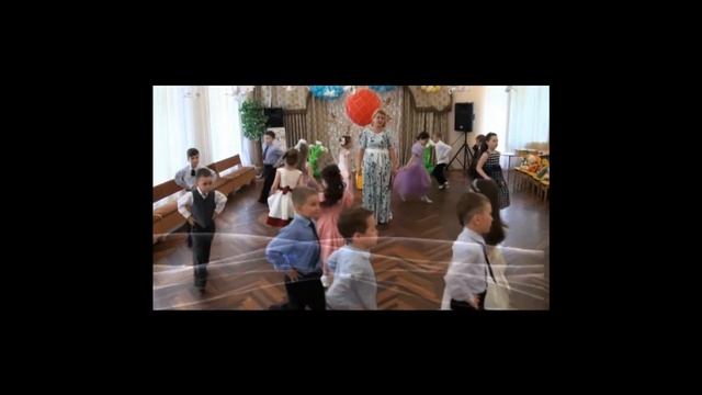 вход НА ВЫПУСКНОЙ вальс"Улетай" муз рук.Радунина А.Б. смотреть онлайн