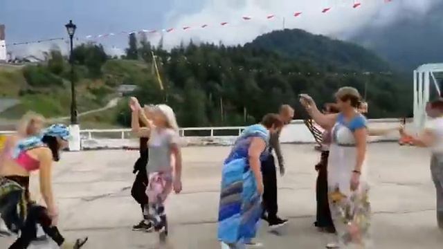 Хороводы в Сочи, Фестиваль «Счастье» на Роза Хутор смотреть онлайн