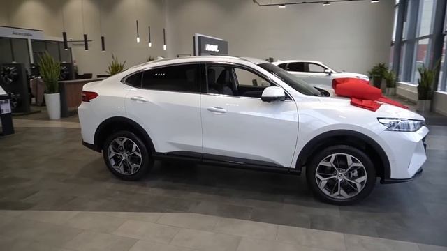 В автосалоне "Haval", посмотрел почём нынче китайские кроссоверы. Машин много, цены приемлемые ? смотреть онлайн