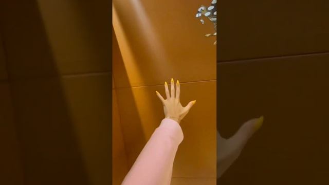 Зачем было так заморачиваться? #дубай #тачки #феррари #лифт смотреть онлайн