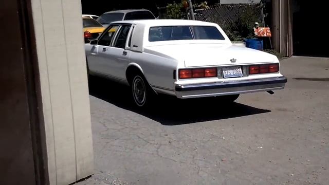 1990 Caprice Brougham LS смотреть онлайн