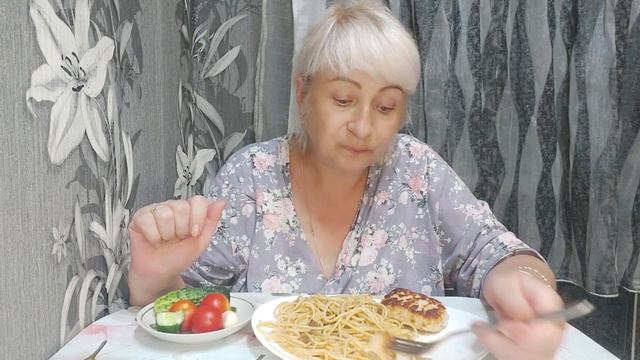 МУКБАНГ/СПАГЕТТИ ?С БЕКОНОМ? И ГРИБАМИ ?