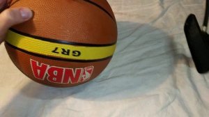 Как накачать баскетбольный мяч?