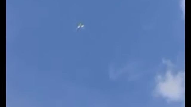 В Кузнецке авиамоделисты показали фигуры высшего пилотажа смотреть онлайн