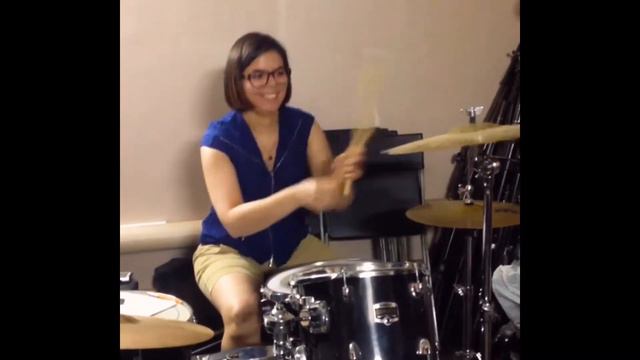 Учусь играть на барабанной установке - 7 смотреть онлайн