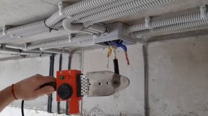 Пайка проводов в распределительной коробке