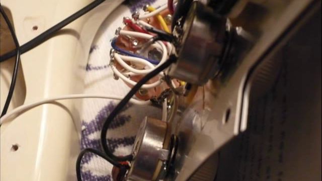 Fender Strat Customizing PART 2.wmv смотреть онлайн