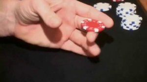 перекатывание на ладони и перекладывание фишки в руке