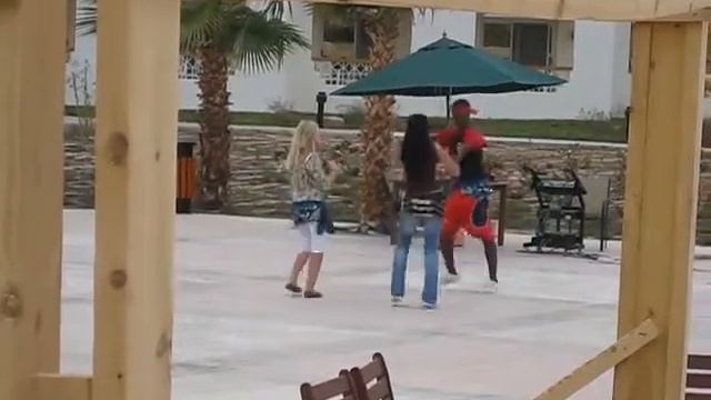 Египет. Хургада 2007. Первые шаги в танце Востока ? смотреть онлайн