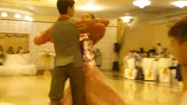 Арнольд и Арина Айриян "Танцевальный микс" смотреть онлайн