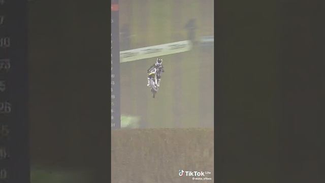 Мощные трюки на мото