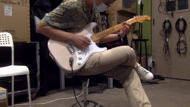 Squier Classic Vibe Strat, Boss Katana 100 смотреть онлайн