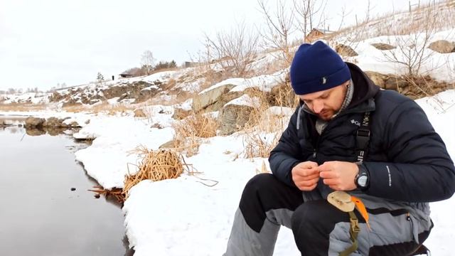 Рыбалка на фидер на реке в глухозимье. Фидерные монтажи "Ranning Feeder" и "Вертолет и два узла". смотреть онлайн