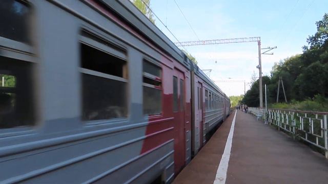 Электропоезд ЭД4М-0137 платформа Садовая (154 км) 23.08.2020