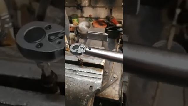 Испытание болтов клапанной крышки для двигателя Isuzu 6VD1/6VE1 на прочность. Часть 2.Прочность смотреть онлайн