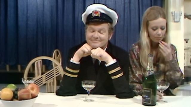 Benny Hill - La croisière смотреть онлайн