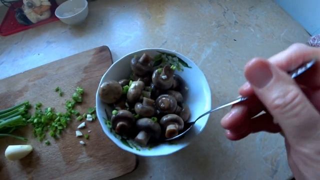 Так ЗАХОТЕЛОСЬ маринованных ГРИБОЧКОВ! ПРИГОТОВИЛА ИХ ЗА 20 МИНУТ/РЕЦЕПТ СУПЕР БЫСТРЫЙ смотреть онлайн