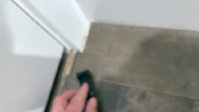 Beginner Hardwood Flooring Installation, EASY Floating Floor Method | Builds by Maz смотреть онлайн