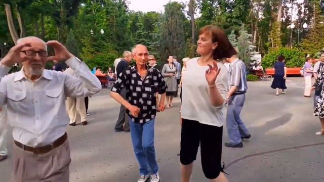 ДОЖДИК, ДОЖДИК ЛЕЙ! ТАНЦЫ ХАРЬКОВ СЧАСТЛИВЫЕ МОМЕНТЫ смотреть онлайн