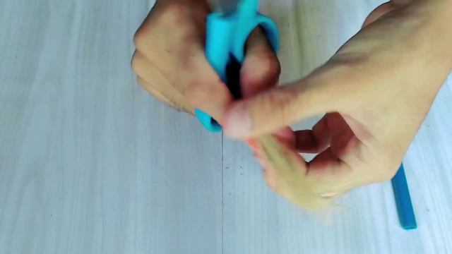 Homemade pint brush / how to make paint brush at home / painting colour brush / diy painting brush смотреть онлайн