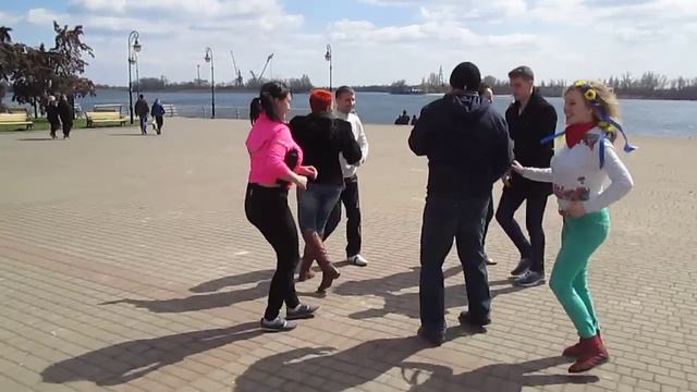 Международный руэда-флешмоб в Херсоне)02.04.2016 смотреть онлайн
