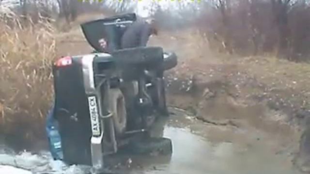 OffRoad 4x4 Как перевернуть L 200 за 10 секунд. Покатались)) смотреть онлайн