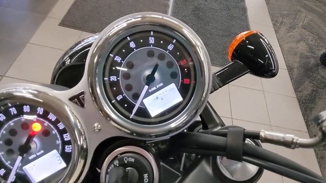 2022 Triumph Bonneville T100 Lucerne Blue/Fusion White смотреть онлайн